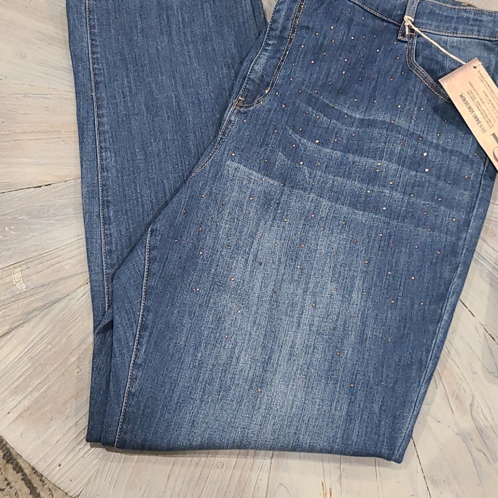NWT DC studded slightly curvy straight leg